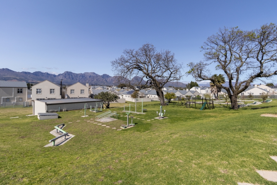 2 Bedroom Property for Sale in Honeydew Country Estate Western Cape